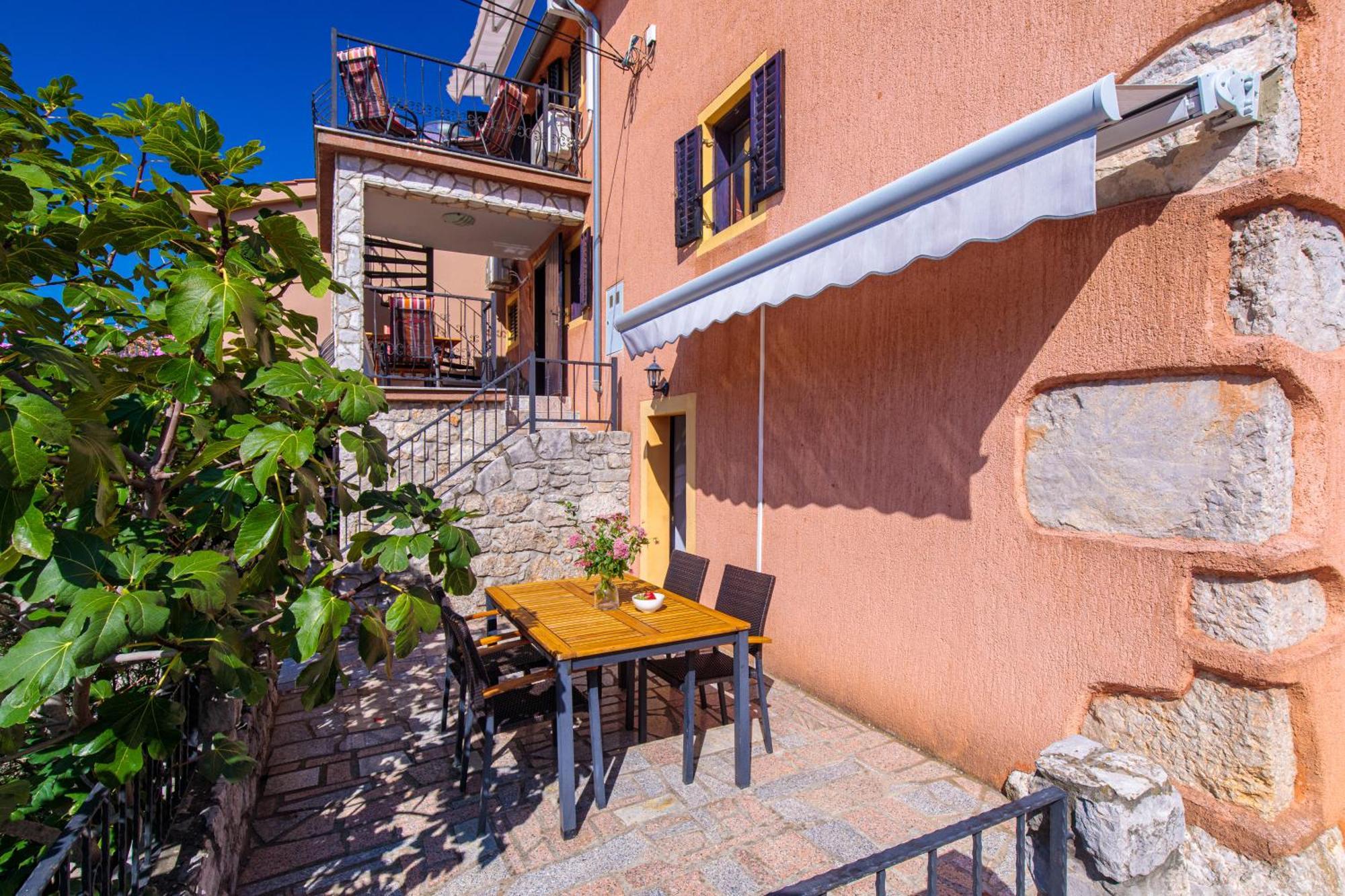 Apartments Lina Vrh  Exterior photo