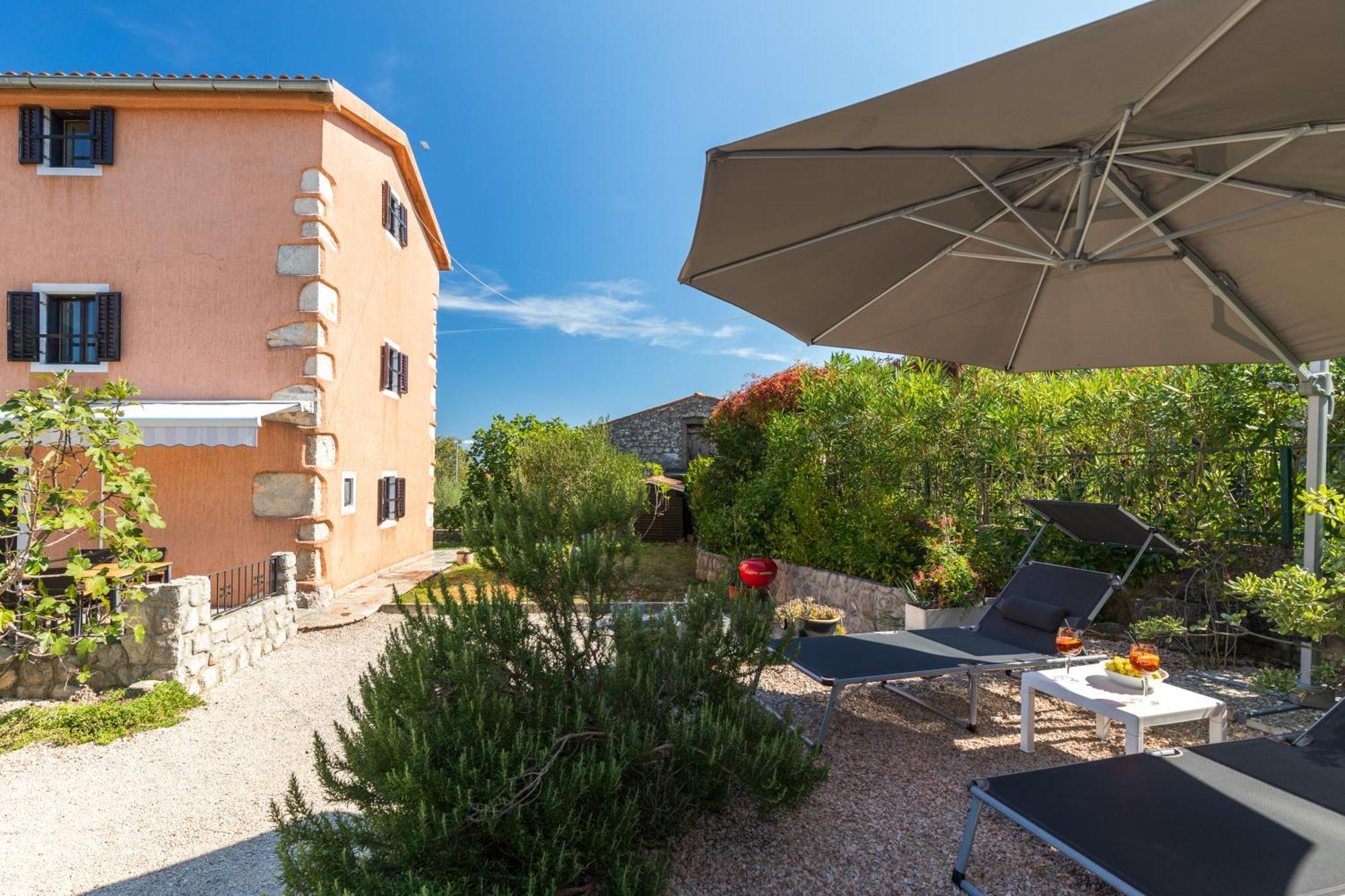 Apartments Lina Vrh  Exterior photo